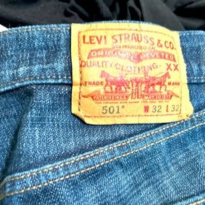Levis button fly 501 32x32
